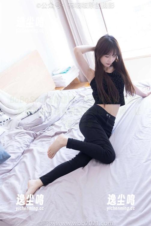 BoBoSocks袜啵啵 - 小甜豆不怕无圣光，校服裤后台花絮原图里的各种瞬间，让人“想入非非”