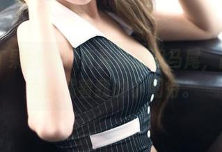 GIRLT果团网 – 何嘉颖的双马尾，高清图片里藏着我的小期待。