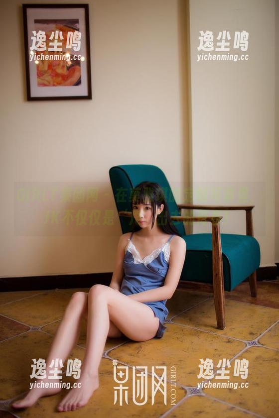 GIRLT果团网 - 在莫雅琪的定制写真里，JK不仅仅是‘甩’出去的青春！