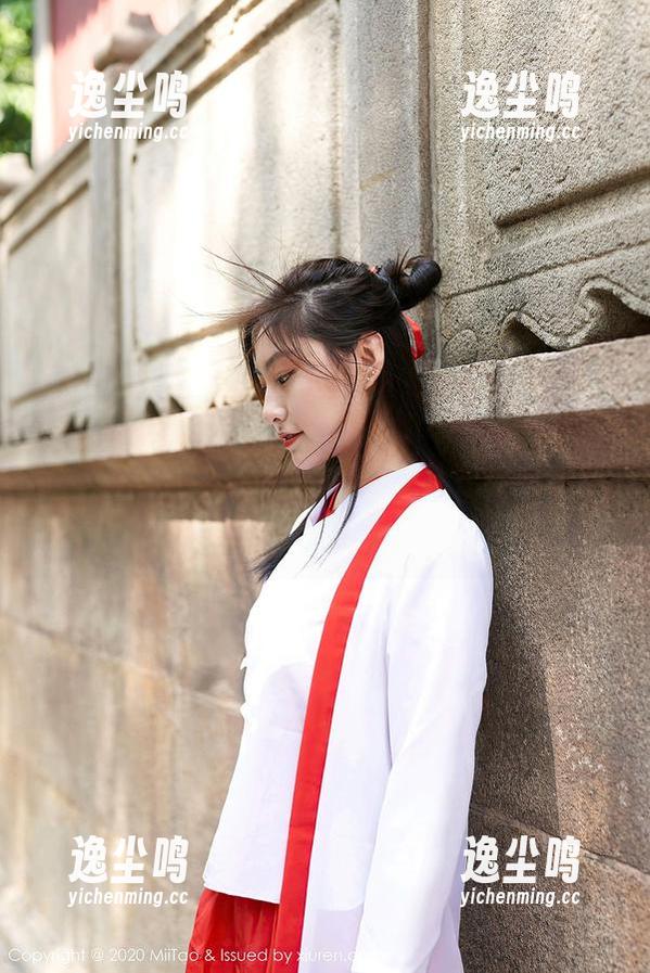 MiiTao蜜桃社 - 索菲娅Sophia的最新写真集—白丝光环，值得你驻足的“晃晃”！