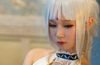 收集了PAKI酱的裸足迷情套图，也许这些脚会sshhh…..低语