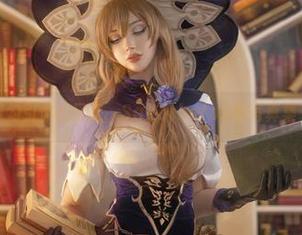 用吊带勾引你的目光，Sayathefox的写真集下载！
