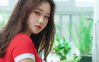 看Sira(시라)的内衣套图，别问我为啥眼睛离不开