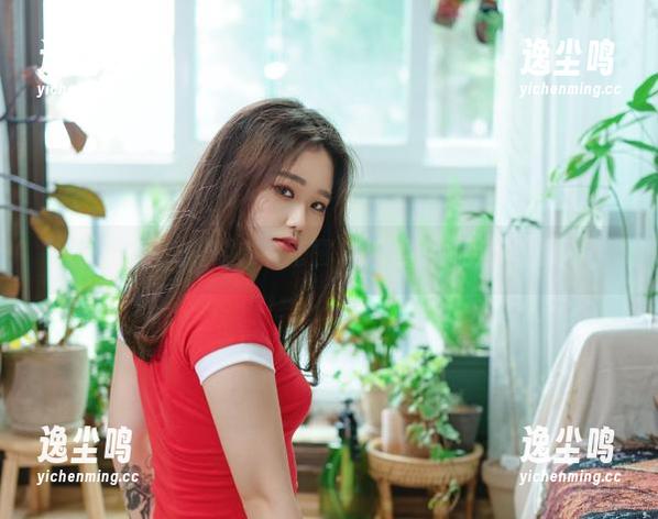 看Sira(시라)的内衣套图，别问我为啥眼睛离不开