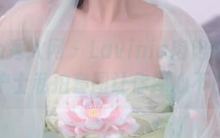 Xiuren秀人网 – Lavinia肉肉出院啦，护士私拍套图让你捧心不已