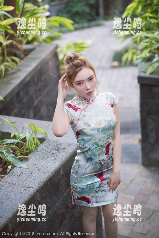 Xiuren秀人网 - 王俪丁，高清学姐，你背包里的书我看不懂，但你真好看。