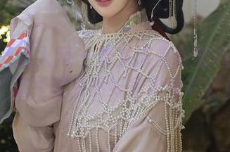 Xiuren秀人网 – 看龙泽美曦穿高跟鞋全套，脑袋里突然好多影像在打转…
