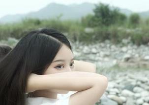 女仆长裙+eloise软软=写真革命，调皮又不失优雅