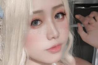 在灰丝中游离，一笑芳香沁的全套图集，不过如此