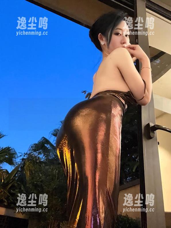 微密圈 - 不爱笑的赛琳的美足合集，谁能说不被诱惑？快来下载！