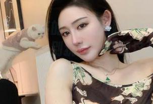 微密圈 – 不爱笑的赛琳给我们上了一堂生动的身材课程，别犹豫，下载这张当你的“教材”！