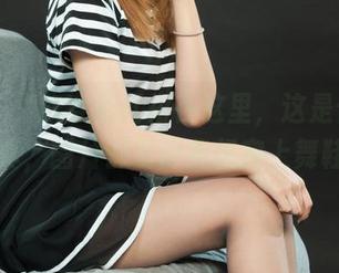 丽柜 – 文欣穿着红裙在这里，这是什么神仙写真，图片都看得我想穿上舞鞋了！