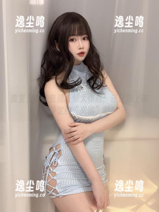 教室里的依依超级懒大作战：还记得上课时锁定的“美图”吗？