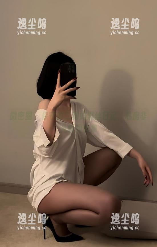 微密圈 - 保守的二舅妈黑丝日记，私房非凡瞬间合集