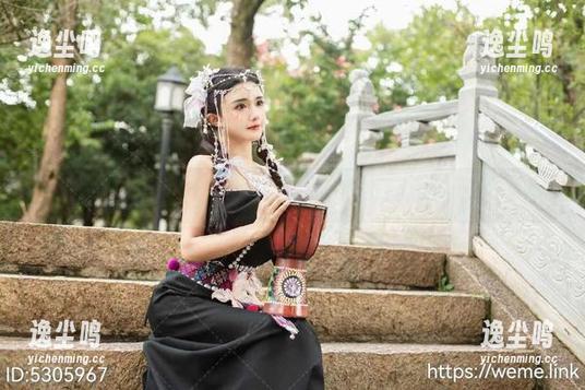 微密圈 - 看！学妹的古阿扎私拍，图包里全是意外的小撩