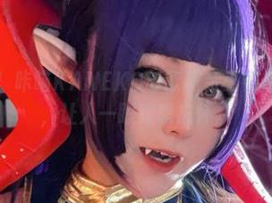 精选一波！咔喵KANEKO与欧根亲王赛车服的搭配，让人一眼难以忘怀。
