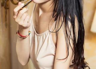 头条女神 – 观看古丽苏·阿依木：姐姐的闲聊时光，谁都想听！
