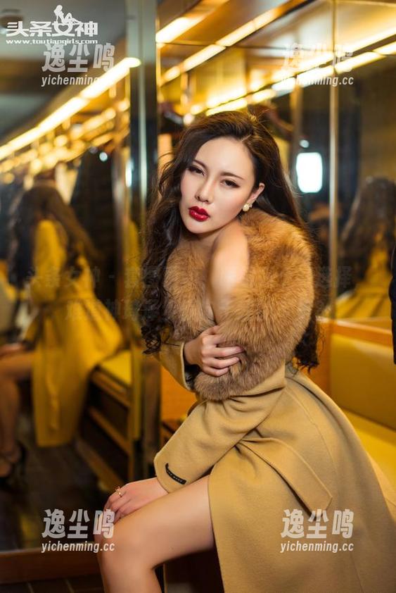 头条女神-神琦泽步 头条女神 - 套图更新,眼镜是个好选择,难道神琦泽步偏向于我的审美?