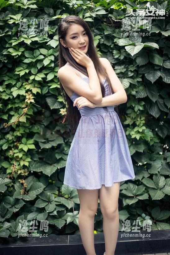 头条女神 - 美纳子OL：工作日也能时髦，免费的照片让你羡慕不已！