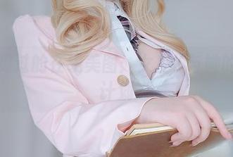 从未见过的在线美图：女主K与她的浴缸计划