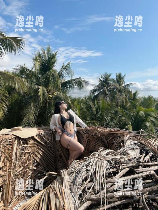 微密圈 - 看宋昱欣的夏日写真，身心都想要开始浪了