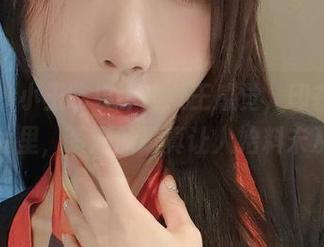微密圈 – 小玉吃果冻的女王感觉，印在了好些图片里，资源的量真让人始料未及。