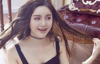 尤物馆 – 用小仓鼠的性感肚兜写真唤醒你的想象，套图内藏玄机
