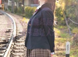 尤蜜荟 – 闭上眼就能想起妲己Toxic美腿的样子，这作品让人心神荡漾。