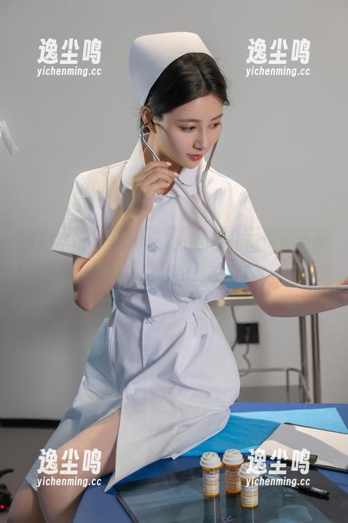 年年Nnian 原图更新,年年Nnian的女仆画风越来越清新,这样也行的嘛?