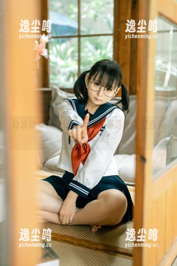 幼水铃衣的午间小调皮：高清更衣室合集，偷瞄无罪！