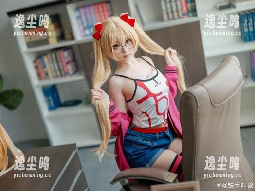 谁说私房只能性感？幼水铃衣在原图里把童年记忆搞得像个“丢失的玩具”。