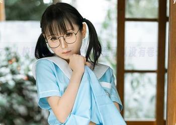 幼水铃衣双人校服写真：原来学校里可以没有卷子，只有青春哦