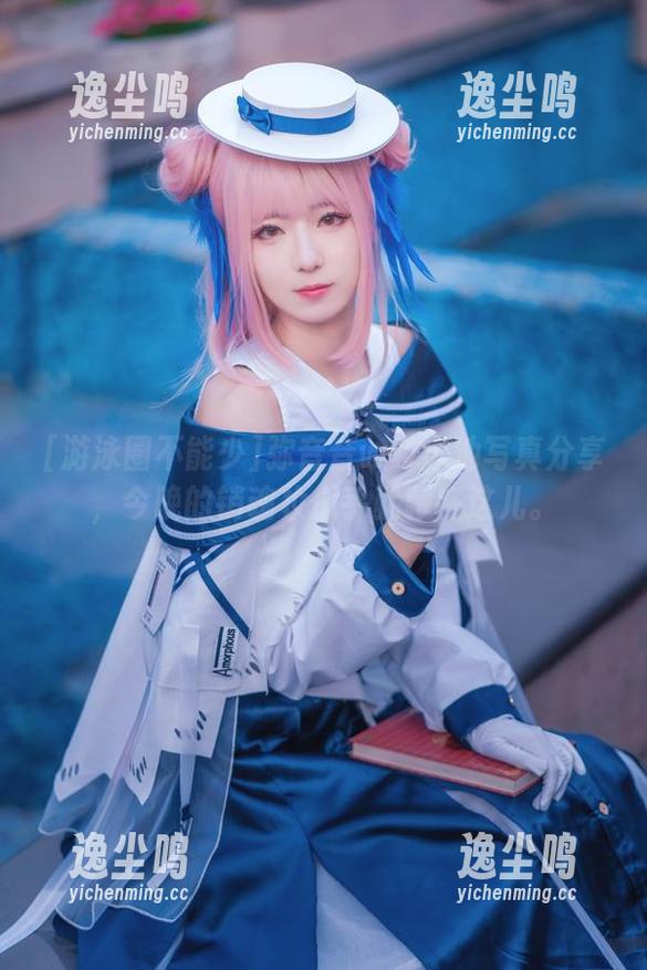 [游泳圈不能少]弥音音ww泳池写真分享，今晚的销魂妆似乎就藏在这儿。