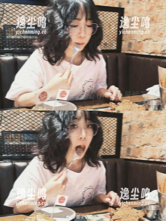 御子Yumiko 毛衣的巧妙穿搭,御子Yumiko果然不愧是博主,图包里那些姿势,动静皆宜,完美。