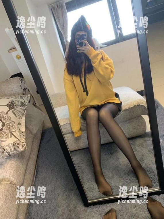 微密圈 - 提袜少女与高跟鞋：原图更新，不说再见的时刻。