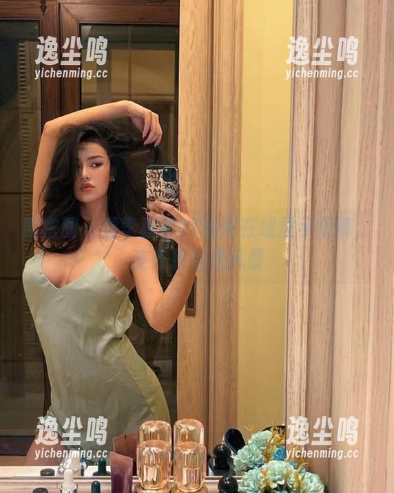 微密圈 - 看李嘉欣97如何在线展示短裤，连齐屁都是风景