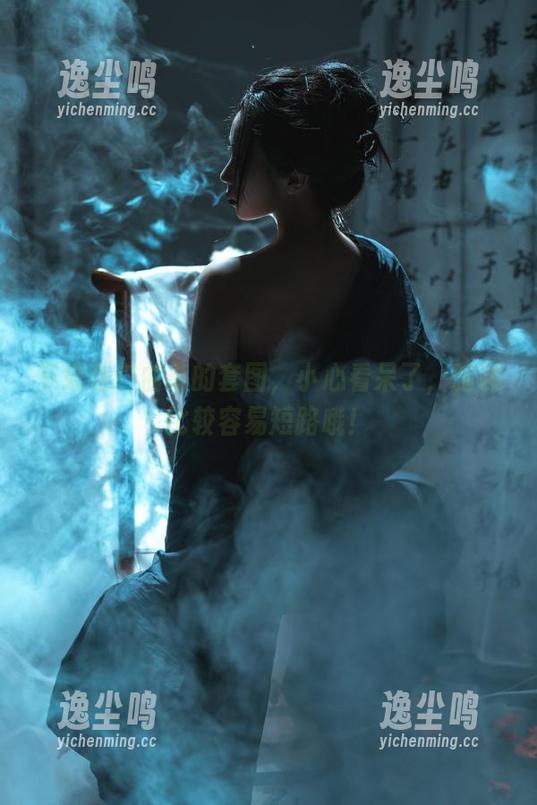 下载杏仁曲奇的套图，小心看呆了，脑袋比较容易短路哦！