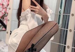 微密圈 – 睡衣之外，林子琳喵的美图似乎在呼唤着别样的轻松。