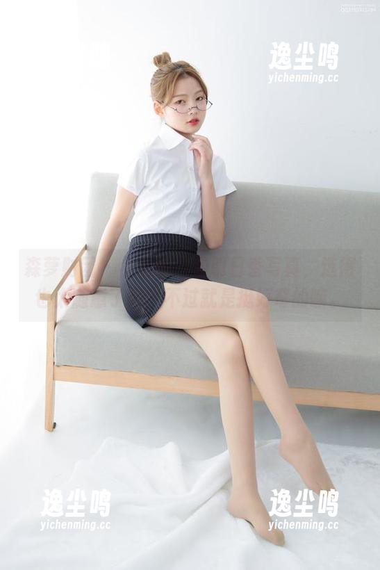 森萝财团-小七 森萝财团 - 小七的内购明日香写真,选得也太随意了吧?不过就是挺好奇的嘛。
