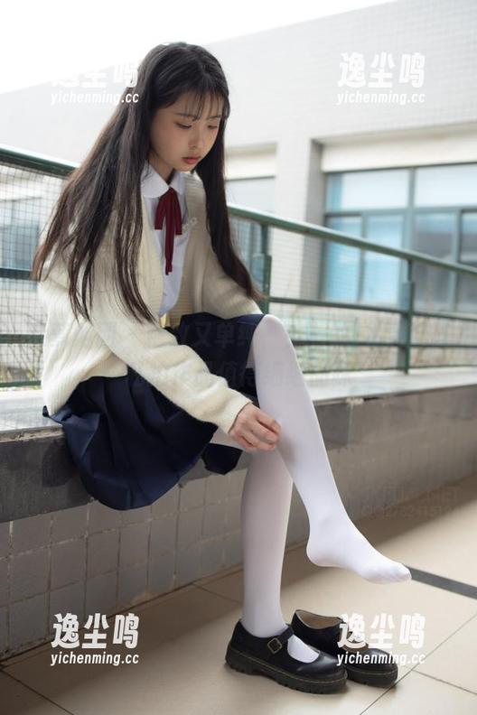 森萝财团 - 精致又单纯，小七的JK学院风私拍作品值得细细品味