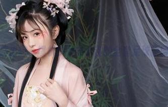 不按套路出牌，爆机少女喵小吉的全套足球原图真有趣