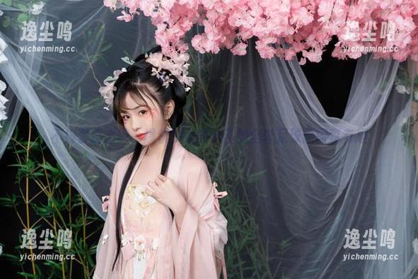 不按套路出牌，爆机少女喵小吉的全套足球原图真有趣