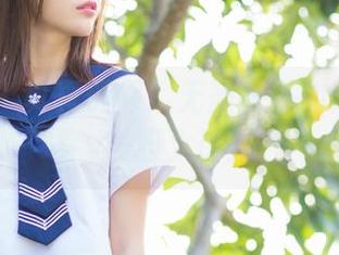 爱蜜社 – 真真假假？无圣光里的闵妮Mily美脚大比拼
