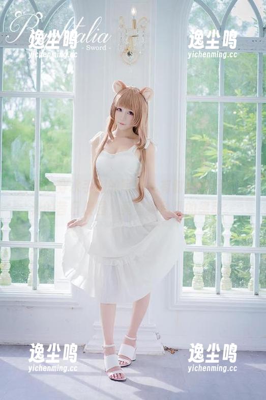 白神泱穿水手服的写真，有时候想起无圣光的昔日校园，竟有种熟悉的感动。