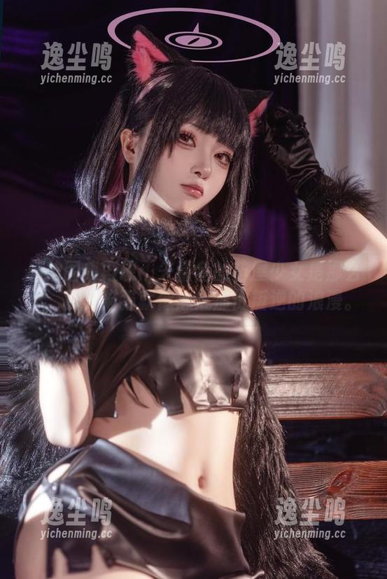 矢量鱼 私拍图集再现:矢量鱼的药屋少女是那么嗲,那只猫猫就像心底那份叛逆的浪漫。