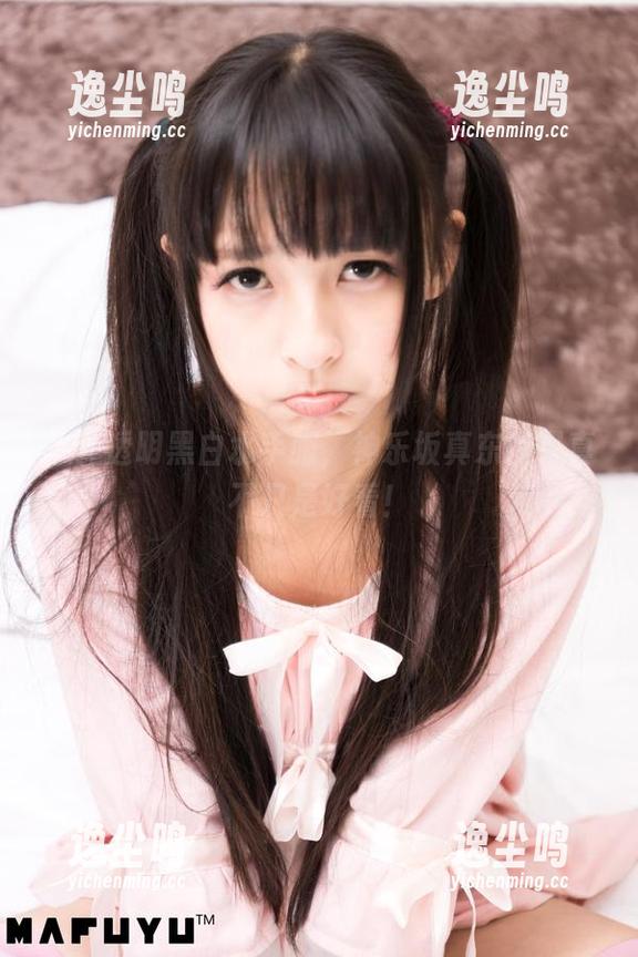 一件透明黑白水手服，神乐坂真东的写真不只是好看！