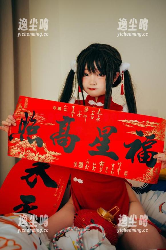神沢永莉化身空姐，cos图集中情绪的小细节。