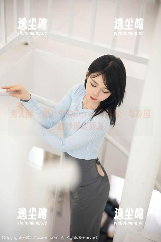 秀人网 - 图片中的Carol周妍希：与泰国的沙滩做朋友