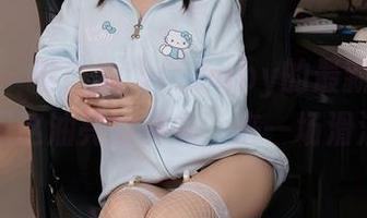 秀人网 – 看！Suki_baby的最新美图：好想用这油亮的姿态，来一场滑滑跑！