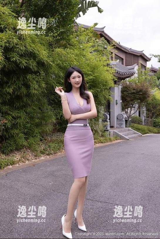秀人网-唐宁宁 秀人网 - 皮衣、唐宁宁,还有那几分不羁的气场,这组写真怕是让她上天入地的吧?